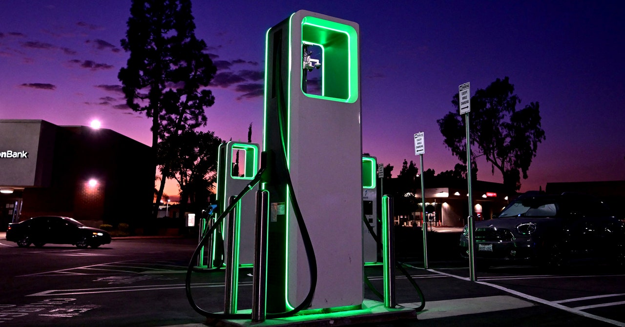 How Many Charging Stations Would We Need to Totally Replace Gas Stations?